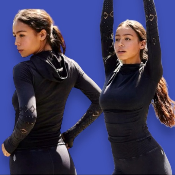 EUC Free People Movement Good Karma Hoodie in Washed Black. Size XS/S 🧘🏽♀️ - Picture 2 of 14